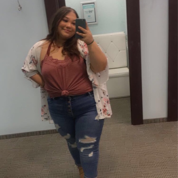 Meet your Posher, Rhianna - Picture 2 of 3